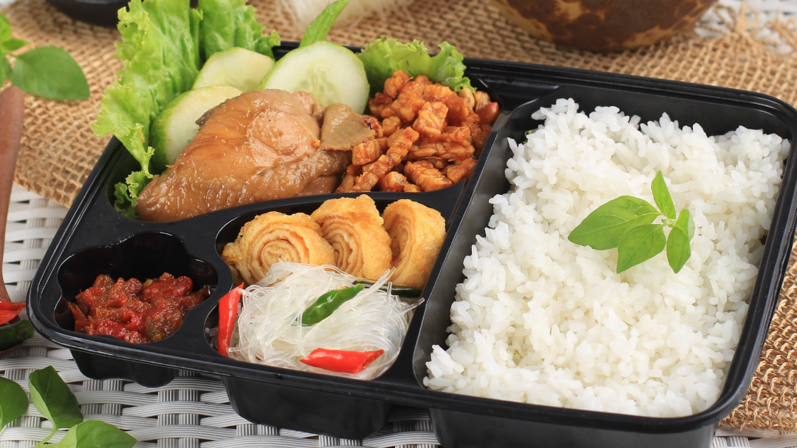 Delicious Cilacap: Catering Bu Mugiyati Ready to Welcome You